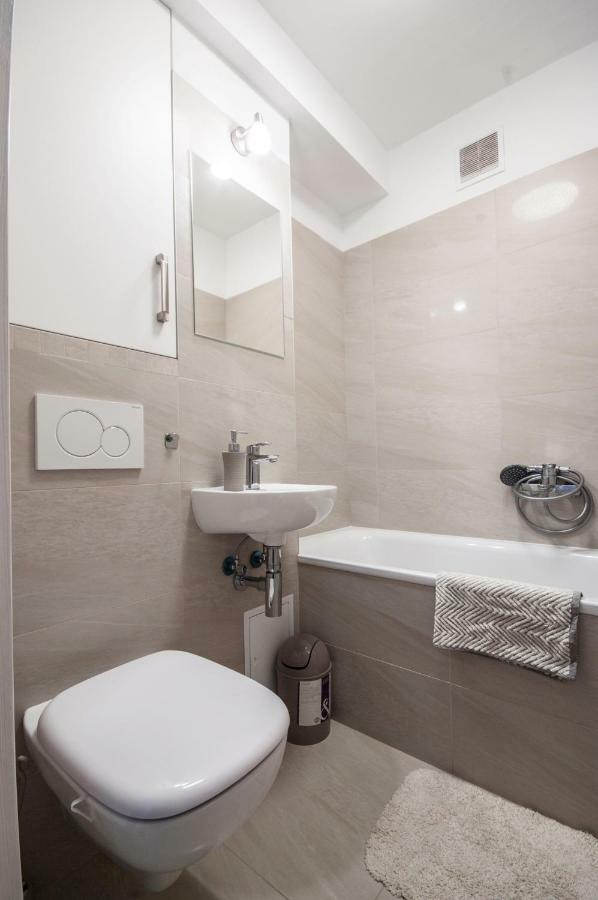 Coco Christina 2 Apartment วอร์ซอ ภายนอก รูปภาพ