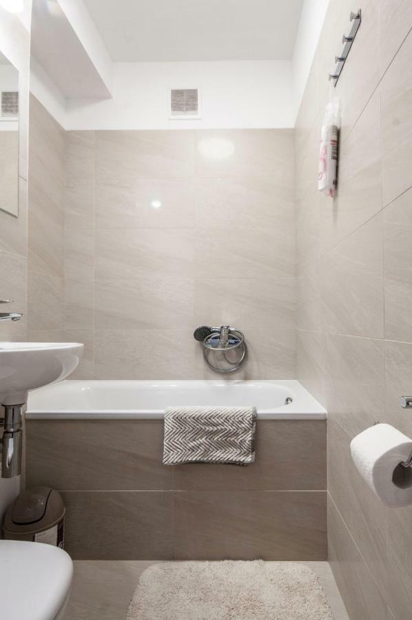 Coco Christina 2 Apartment วอร์ซอ ภายนอก รูปภาพ